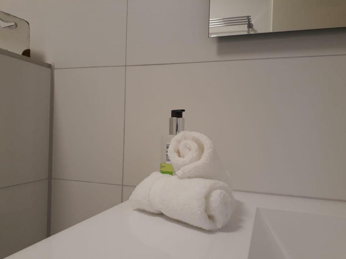 Petit Bagage 2019 Neueroeffnung Apartamento Sankt Augustin Exterior foto